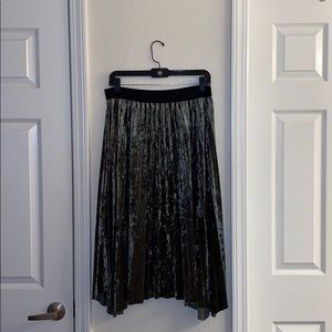 Max Studio pleated sage crushed velvet skirt.